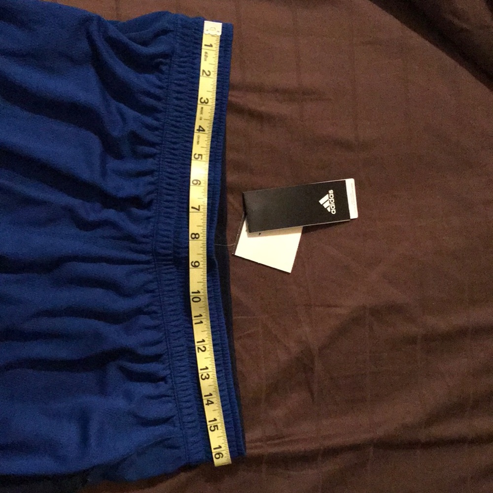 Men’s NWT Adidas Essentials Shorts 3 - Picture 5 of 6